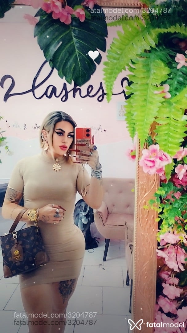 Acompanhante mulher trans loira (o) de olhos azuis em Nova Friburgo Acompanhante mulher trans loira (o) de olhos azuis em Nova Friburgo - Nalla Freitas