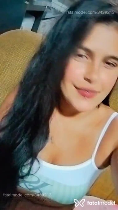 Acompanhante mulher morena (o) de olhos pretos em Lorena Acompanhante mulher morena (o) de olhos pretos em Lorena - Morena