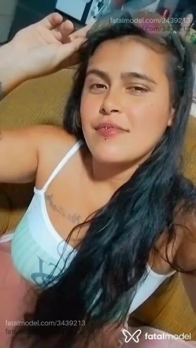 Acompanhante mulher morena (o) de olhos pretos em Lorena Acompanhante mulher morena (o) de olhos pretos em Lorena - Morena