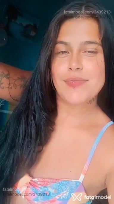 Acompanhante mulher morena (o) de olhos pretos em Lorena Acompanhante mulher morena (o) de olhos pretos em Lorena - Morena