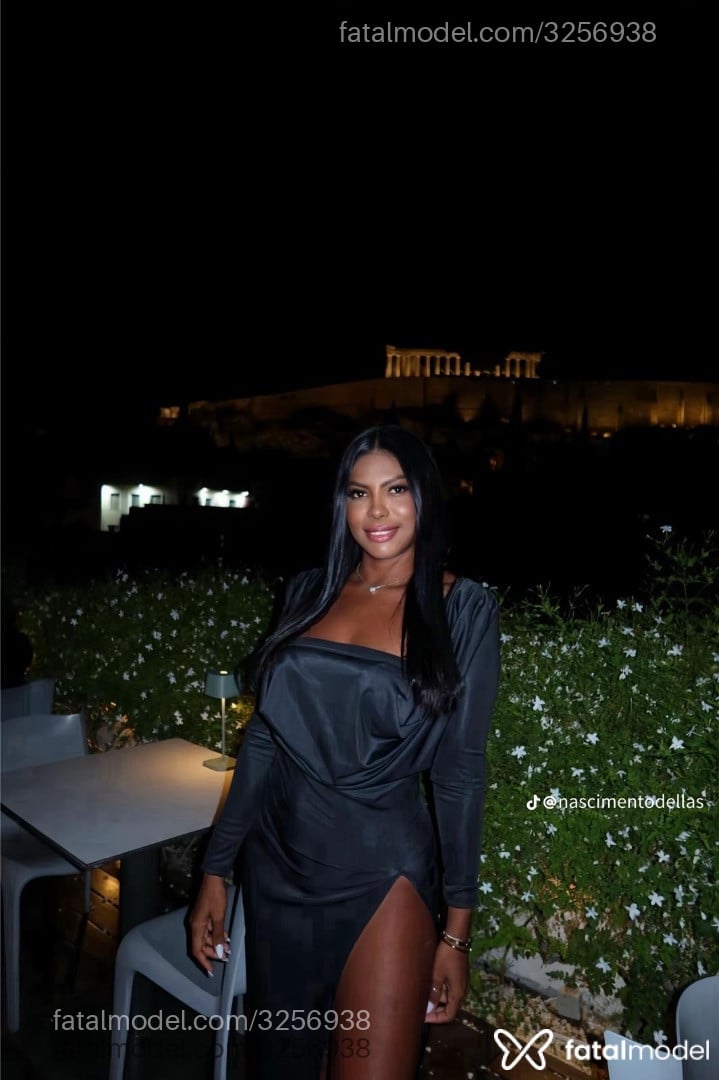 Acompanhante mulher morena (o) de olhos pretos em São Carlos - Valentina