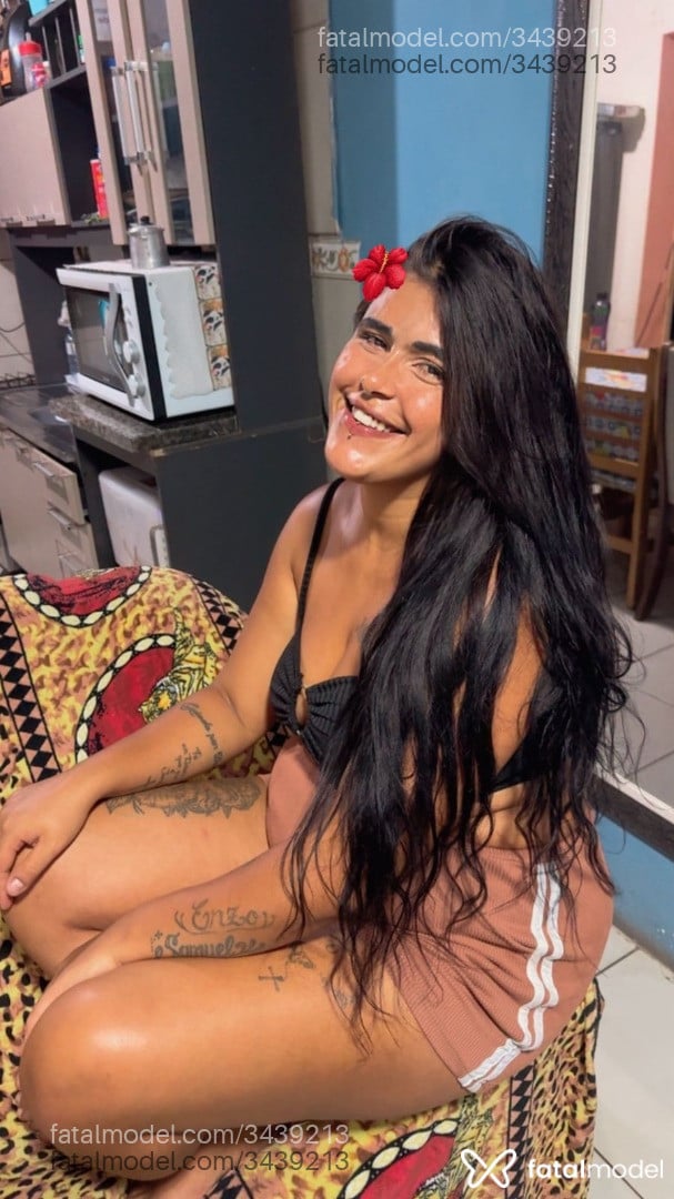 Acompanhante mulher morena (o) de olhos pretos em Lorena Acompanhante mulher morena (o) de olhos pretos em Lorena - Morena