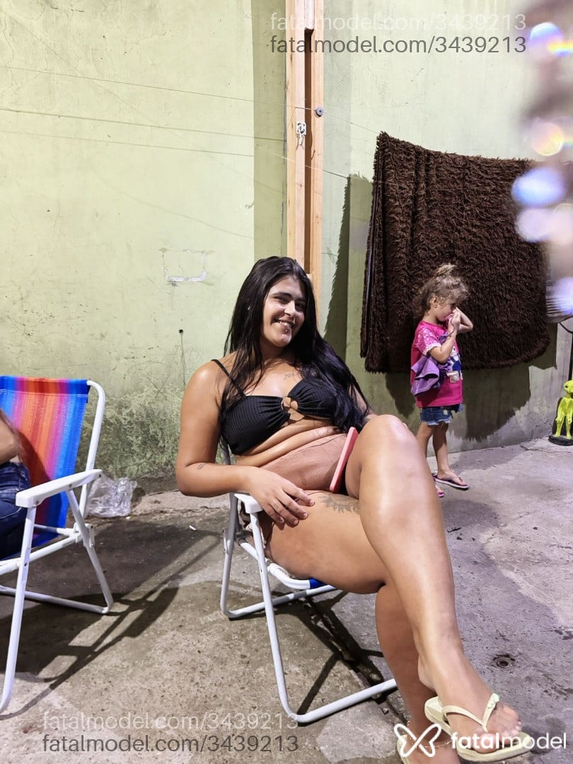 Acompanhante mulher morena (o) de olhos pretos em Lorena Acompanhante mulher morena (o) de olhos pretos em Lorena - Morena