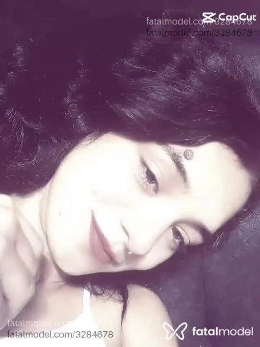 Acompanhante mulher morena (o) de olhos castanhos - Marry