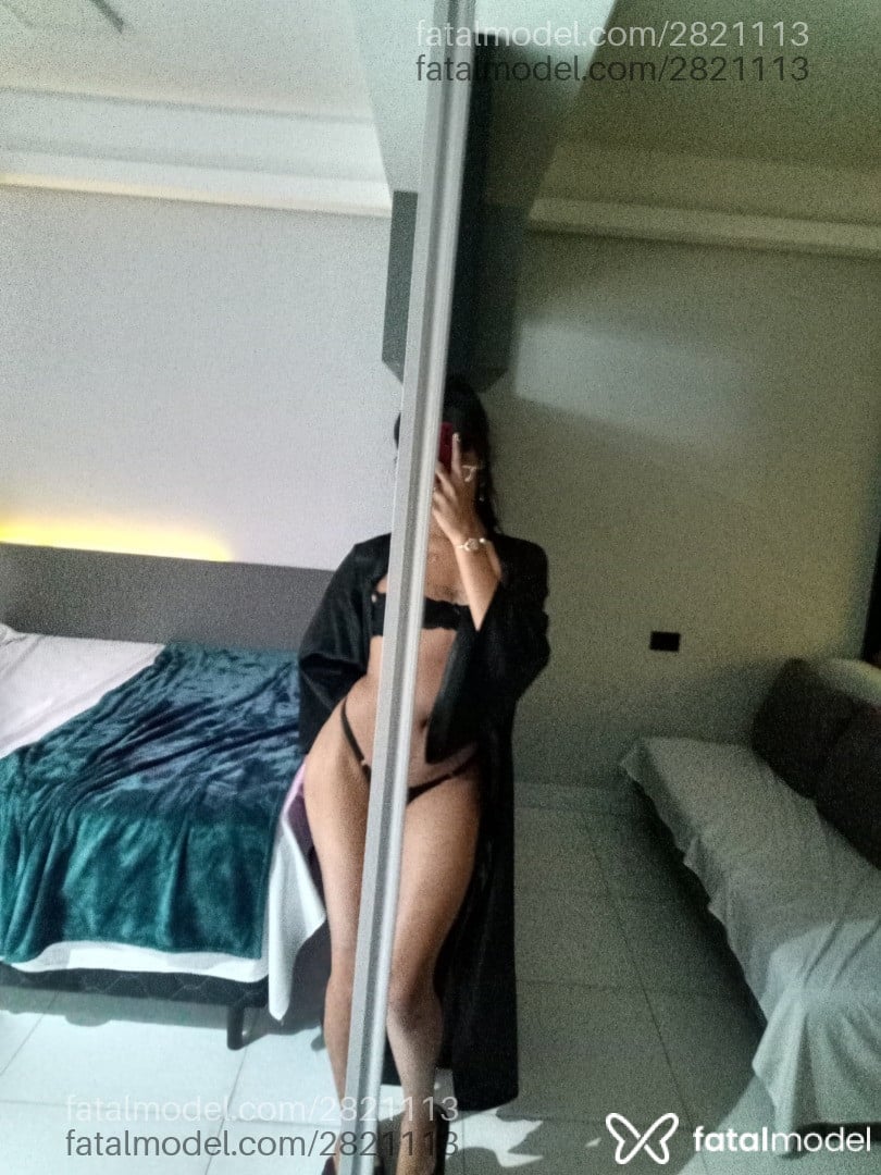 Acompanhante mulher trans morena (o) de olhos verdes em Curitiba Acompanhante mulher trans morena (o) de olhos verdes em Curitiba - Yasmim