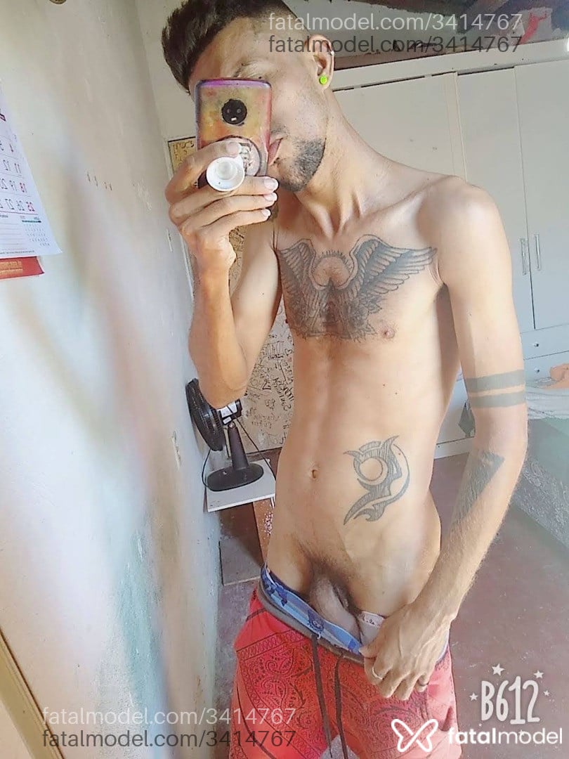 Acompanhante homem morena (o) de olhos pretos - Andrey