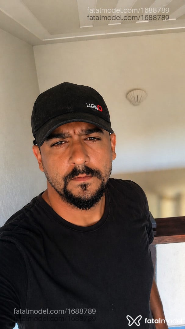 Acompanhante homem sem cabelo de olhos pretos em Armação dos Búzios - Augusto Fernandes