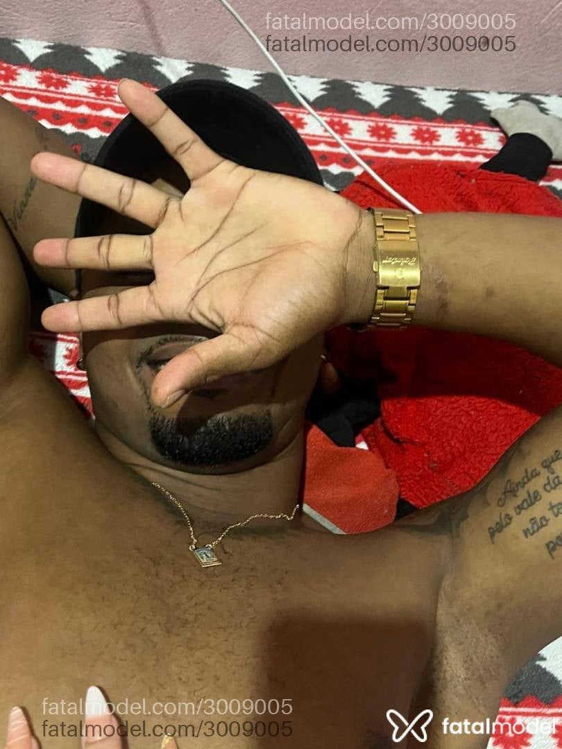 Acompanhante homem morena (o) de olhos pretos - Almeida Acompanhante homem morena (o) de olhos pretos - Almeida