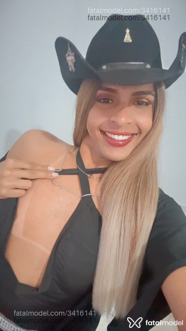 Acompanhante mulher trans loira (o) de olhos castanhos em Belo Horizonte Acompanhante mulher trans loira (o) de olhos castanhos em Belo Horizonte - Fellon Carrington
