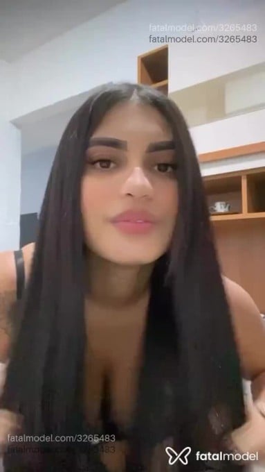 Acompanhante mulher morena (o) de olhos pretos - Clara