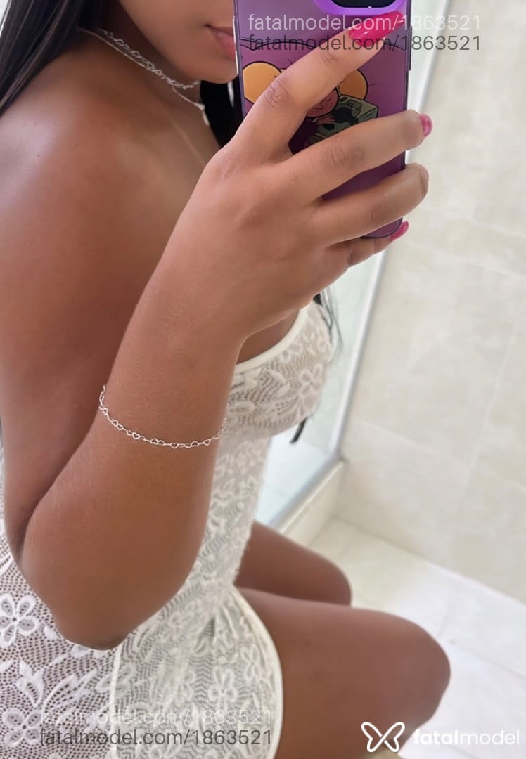 Acompanhante mulher morena (o) de olhos castanhos em Bom Despacho Acompanhante mulher morena (o) de olhos castanhos em Bom Despacho - Mel Bellini