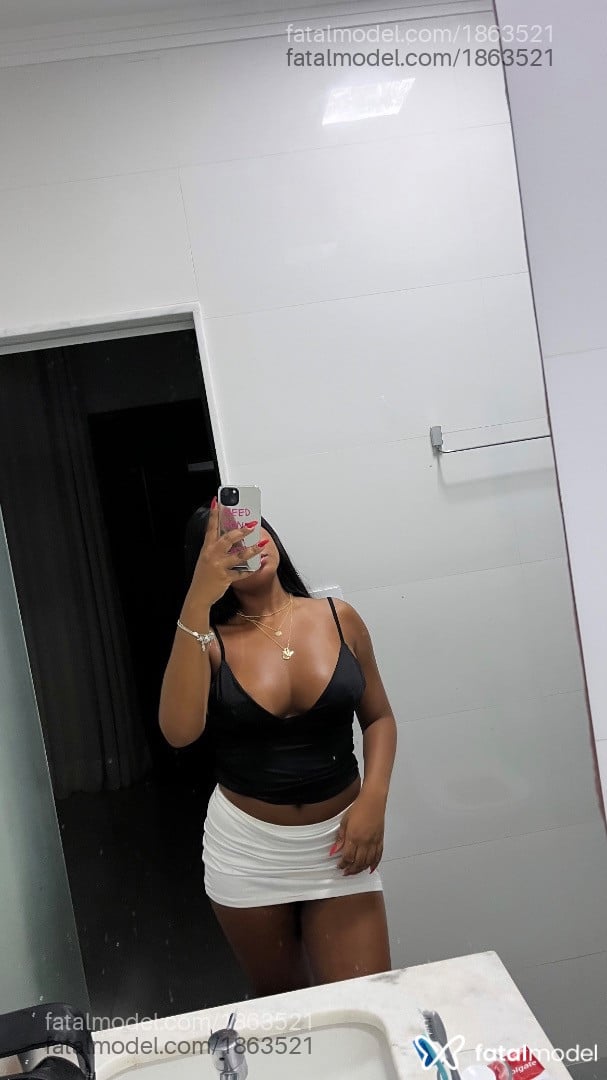 Acompanhante mulher morena (o) de olhos castanhos em Bom Despacho Acompanhante mulher morena (o) de olhos castanhos em Bom Despacho - Mel Bellini