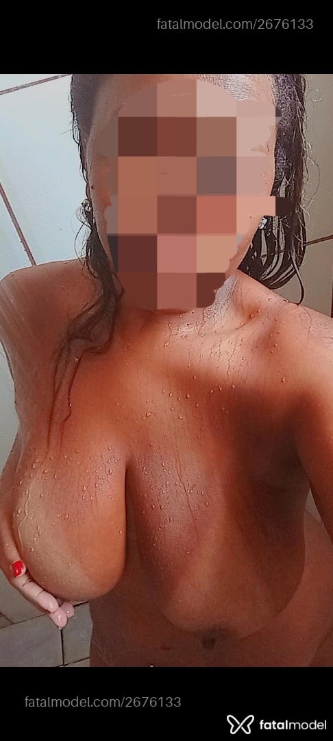Acompanhante mulher com cabelo castanho de olhos castanhos - Laine Martins