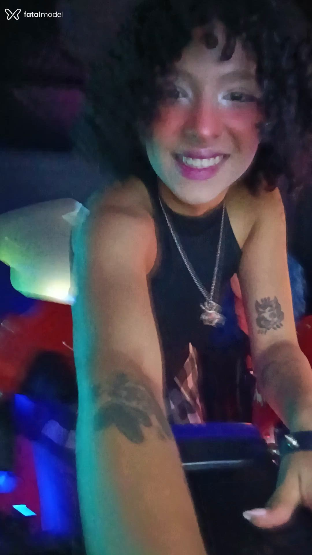 Acompanhante mulher morena (o) de olhos castanhos - Joaninha Paiacita