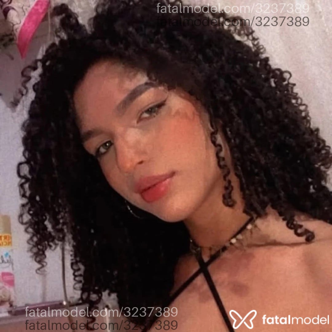Acompanhante mulher trans morena (o) de olhos castanhos em São Paulo - ângela