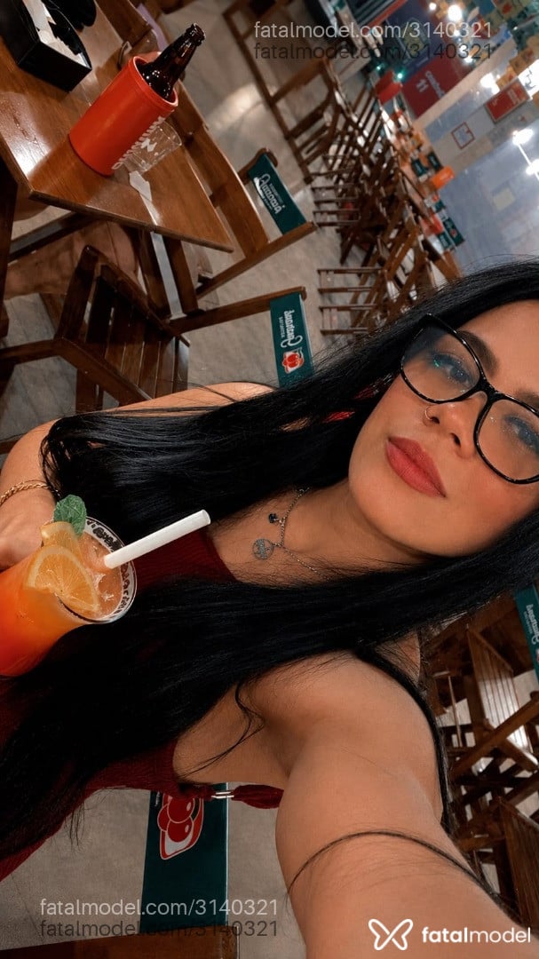 Acompanhante mulher morena (o) de olhos castanhos em Itumbiara - Anninha
