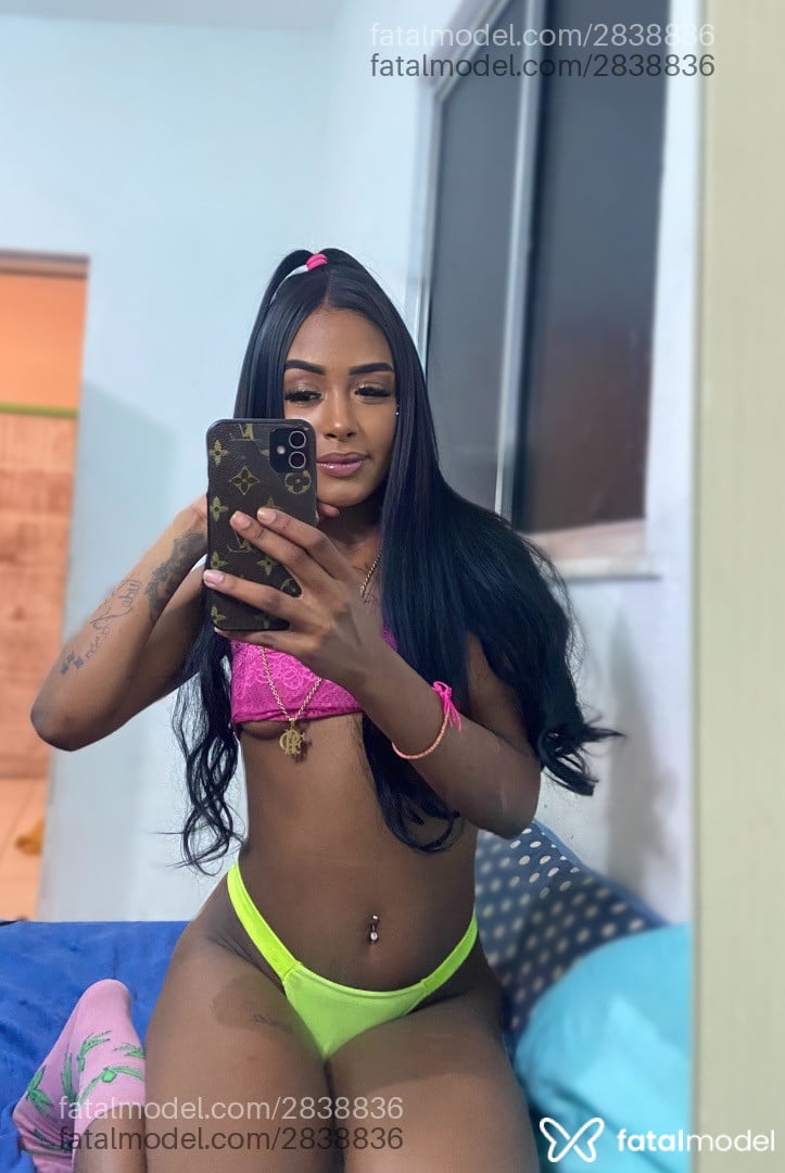 Acompanhante mulher morena (o) de olhos castanhos - Thayna