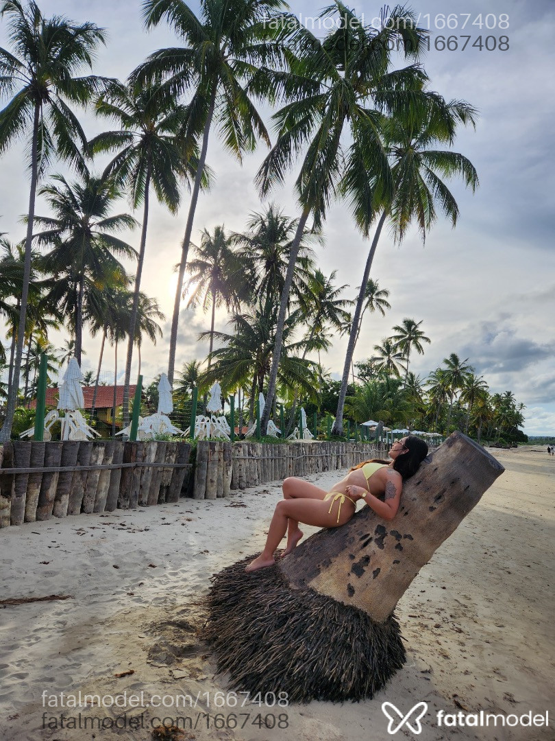 Acompanhante mulher com cabelo castanho de olhos castanhos - Mirela