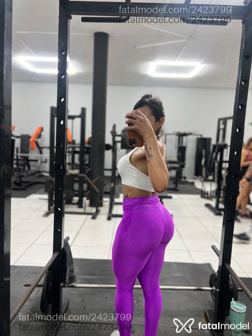 Acompanhante mulher trans morena (o) de olhos castanhos em Jaguaribe - Thaemyllyneves