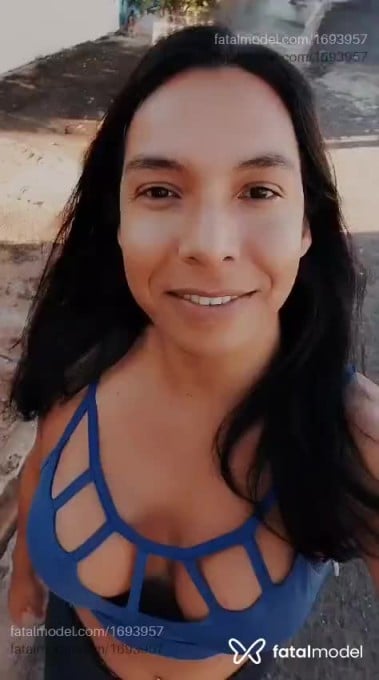 Acompanhante mulher trans com cabelo castanho de olhos castanhos em Ribeirão Preto - Valéria