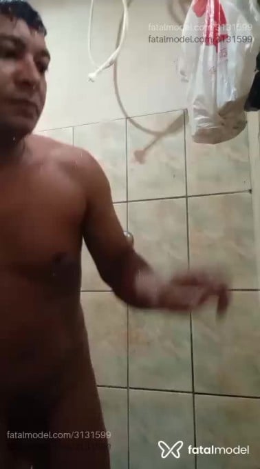 Acompanhante homem com cabelo castanho de olhos castanhos em Rio Verde Acompanhante homem com cabelo castanho de olhos castanhos em Rio Verde - Diego