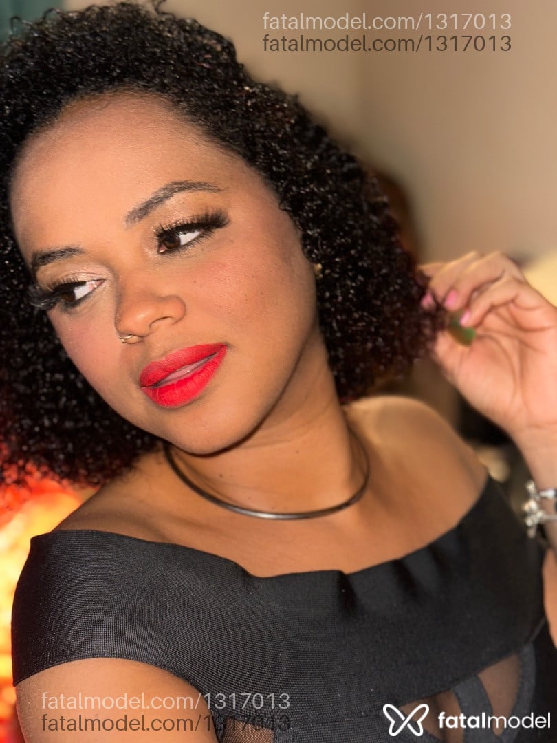Acompanhante mulher com cabelo castanho de olhos castanhos em Aparecida de Goiânia Acompanhante mulher com cabelo castanho de olhos castanhos em Aparecida de Goiânia - Safira Miller