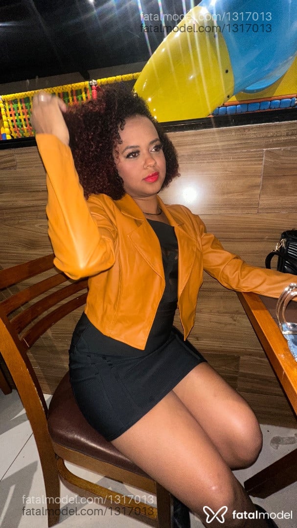 Acompanhante mulher com cabelo castanho de olhos castanhos em Aparecida de Goiânia Acompanhante mulher com cabelo castanho de olhos castanhos em Aparecida de Goiânia - Safira Miller