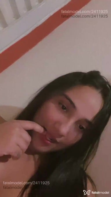 Acompanhante mulher morena (o) de olhos castanhos - Juju Acompanhante mulher morena (o) de olhos castanhos - Juju