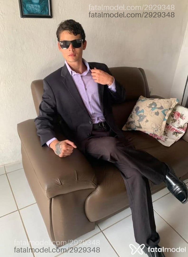 Acompanhante homem com cabelo castanho de olhos mel em Maceió Acompanhante homem com cabelo castanho de olhos mel em Maceió - Moisés