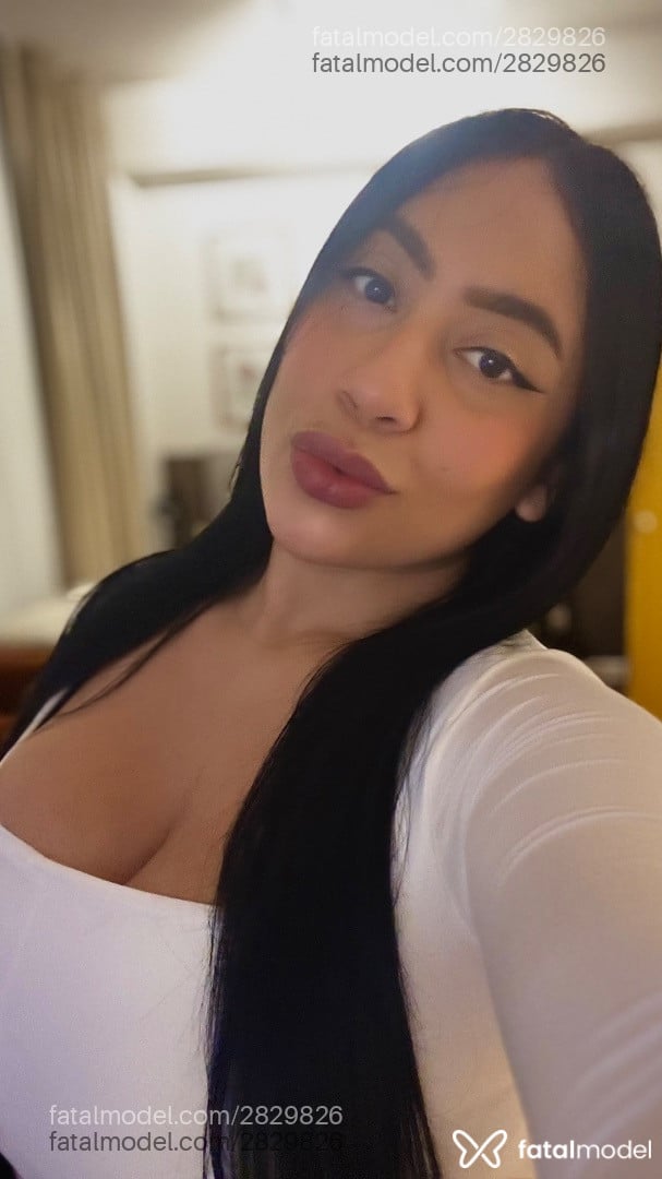 Acompanhante mulher morena (o) de olhos pretos - Isabela Martinelli Acompanhante mulher morena (o) de olhos pretos - Isabela Martinelli