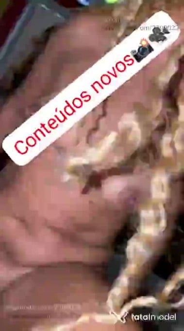 Acompanhante mulher loira (o) de olhos pretos - Eliz Santis