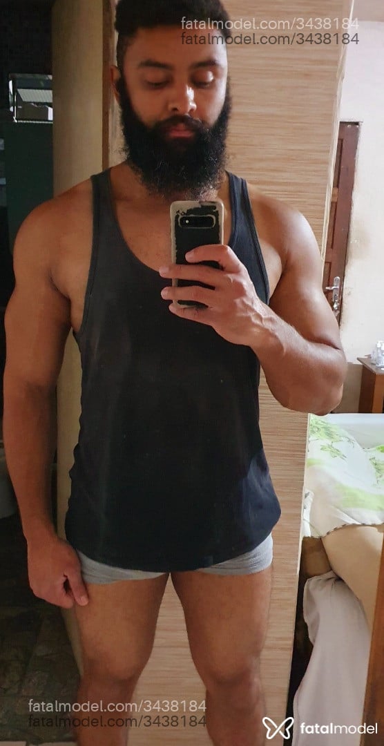 Acompanhante homem com cabelo castanho de olhos castanhos em Virtual Acompanhante homem com cabelo castanho de olhos castanhos em Virtual - Paulo