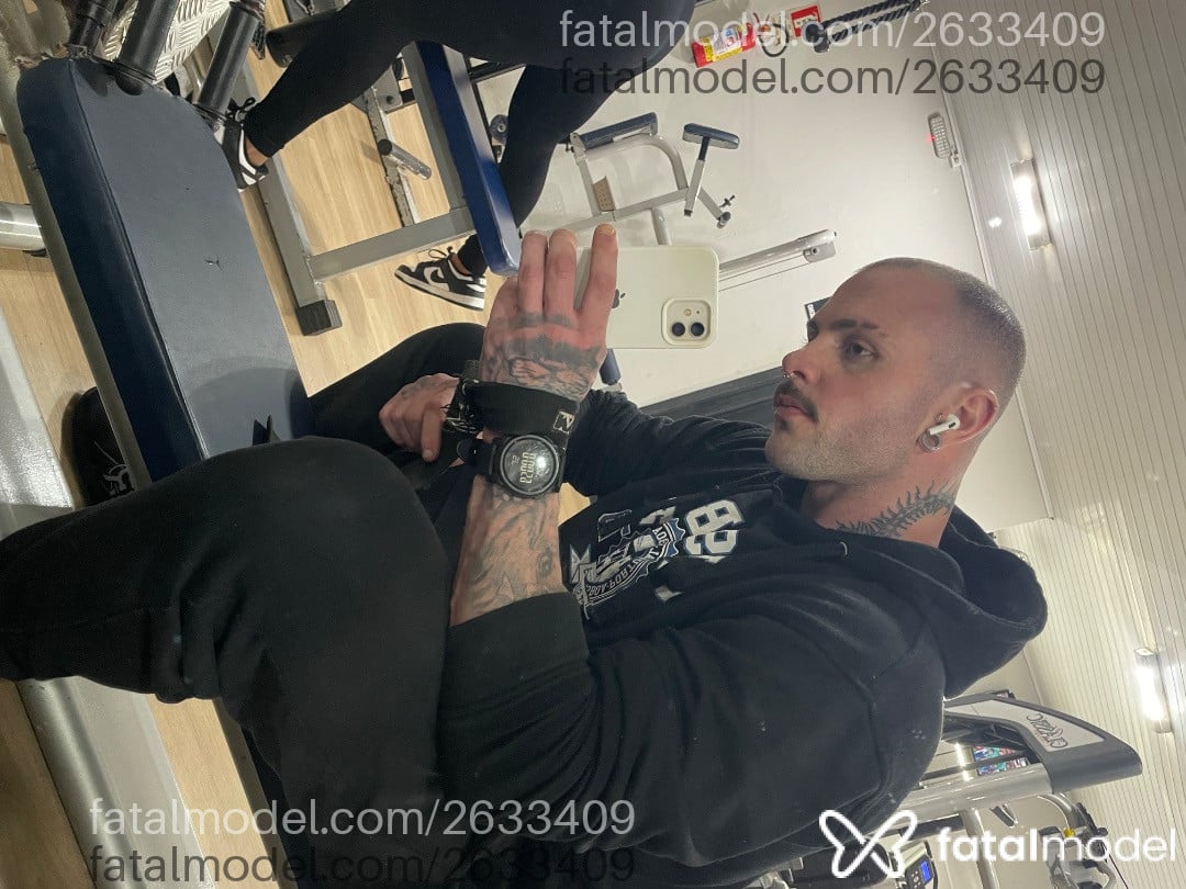 Acompanhante homem com cabelo castanho de olhos mel em Porto Alegre - Caio Henrique