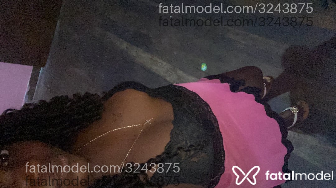 Acompanhante mulher com cabelo castanho de olhos castanhos - Kailane Acompanhante mulher com cabelo castanho de olhos castanhos - Kailane