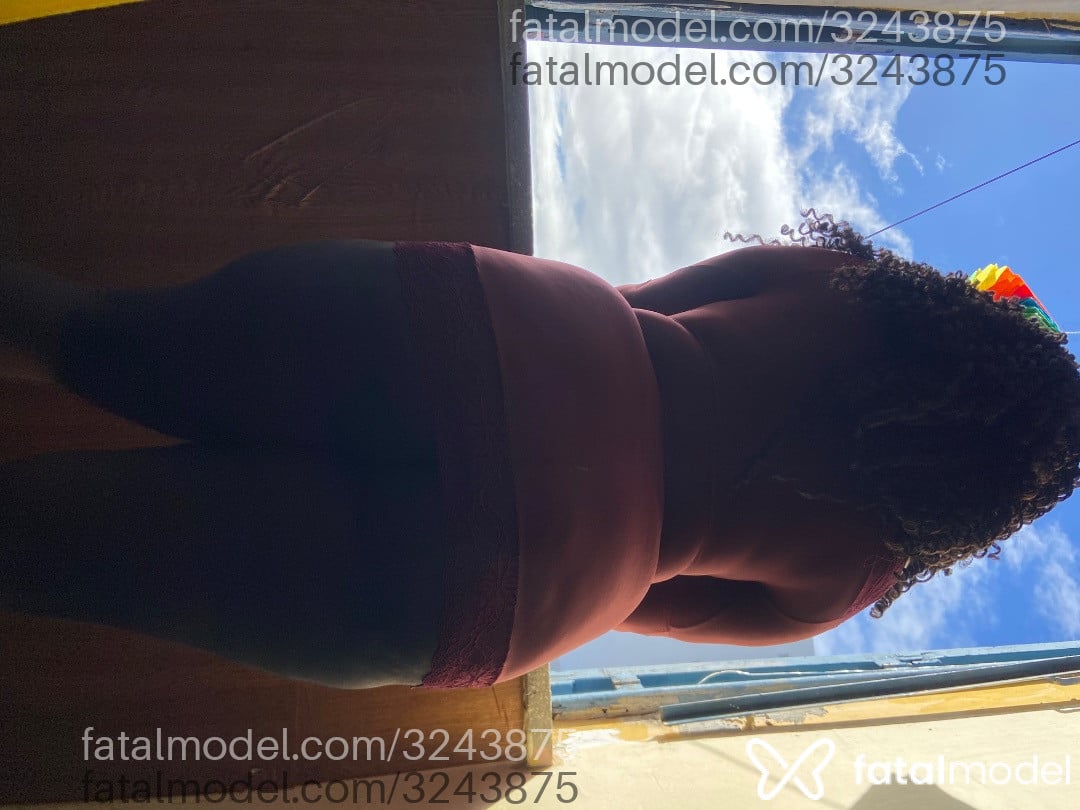 Acompanhante mulher com cabelo castanho de olhos castanhos - Kailane Acompanhante mulher com cabelo castanho de olhos castanhos - Kailane