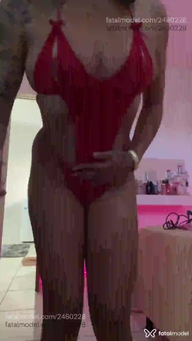 Acompanhante mulher morena (o) de olhos castanhos - Thayna