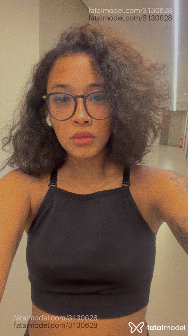 Acompanhante mulher com cabelo castanho de olhos castanhos em São Paulo - Ayra Bellini