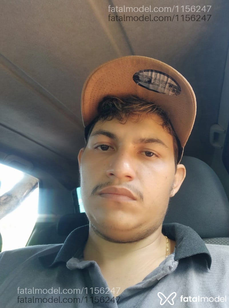 Acompanhante homem com cabelo castanho de olhos castanhos - Paulo Acompanhante homem com cabelo castanho de olhos castanhos - Paulo