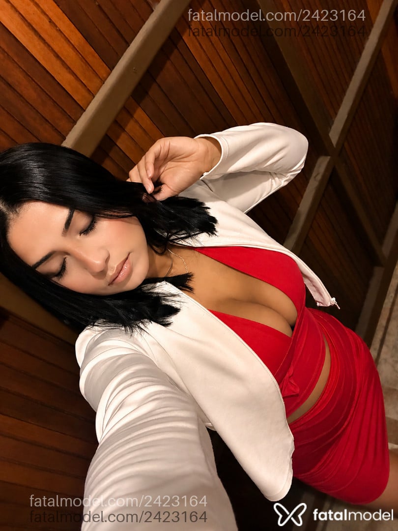 Acompanhante mulher morena (o) de olhos pretos - Samantha