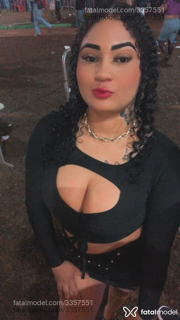 Acompanhante mulher com cabelo castanho de olhos castanhos - Leticia Acompanhante mulher com cabelo castanho de olhos castanhos - Leticia