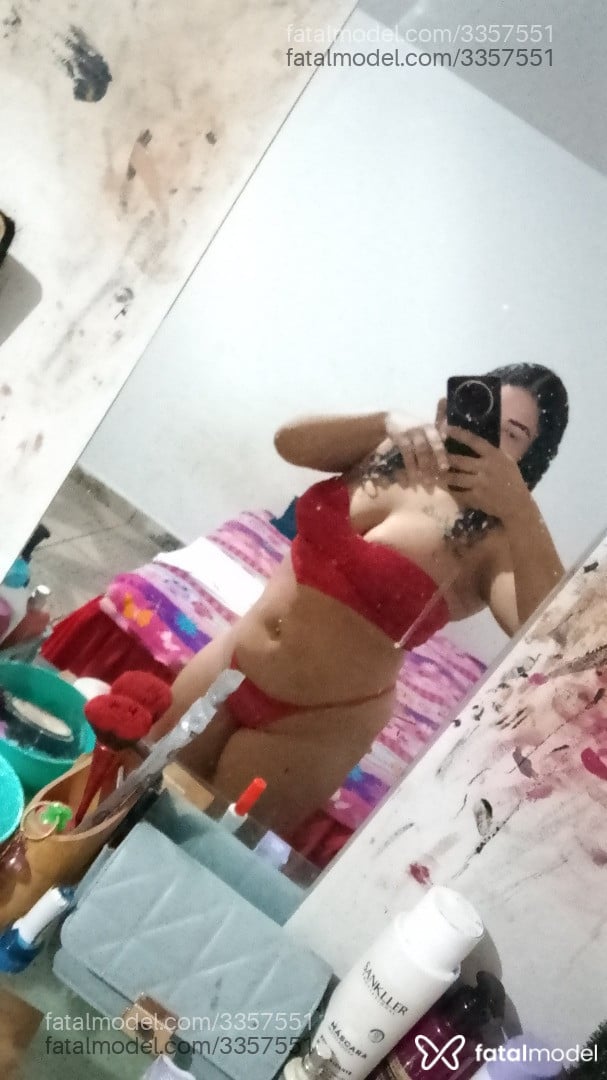 Acompanhante mulher com cabelo castanho de olhos castanhos em Dourados - Leticia