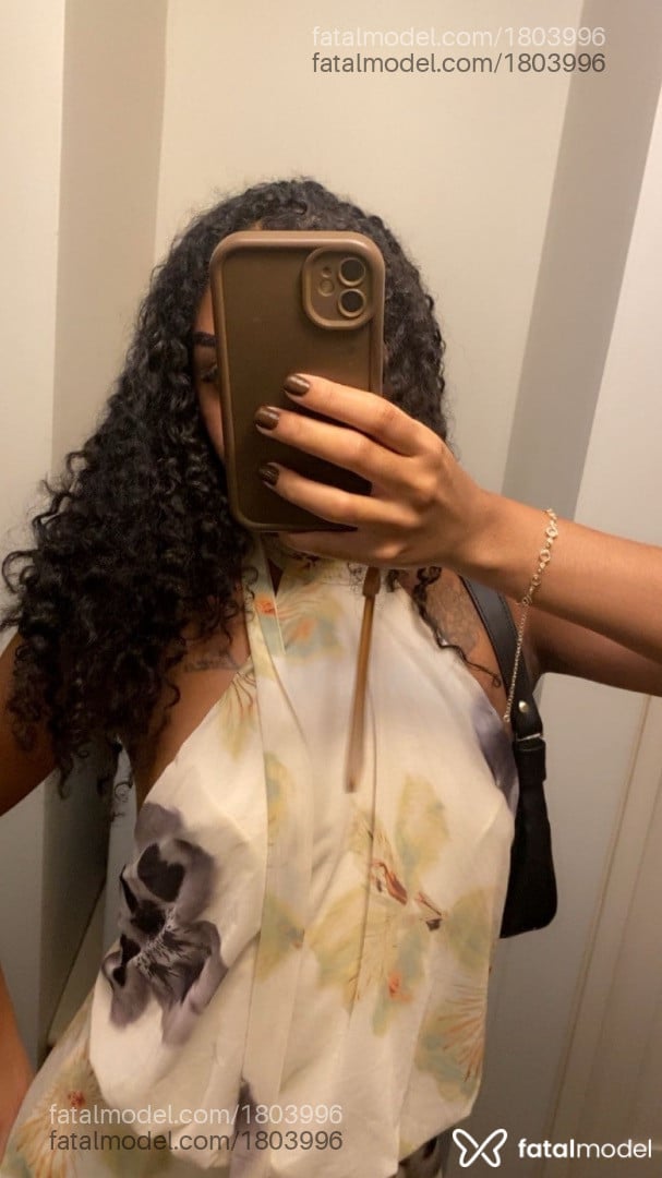 Acompanhante mulher morena (o) de olhos pretos em Porto Alegre - Mary