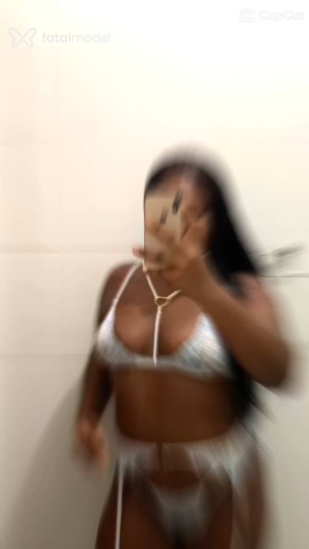 Acompanhante mulher com cabelo castanho de olhos castanhos - Júlia Castro