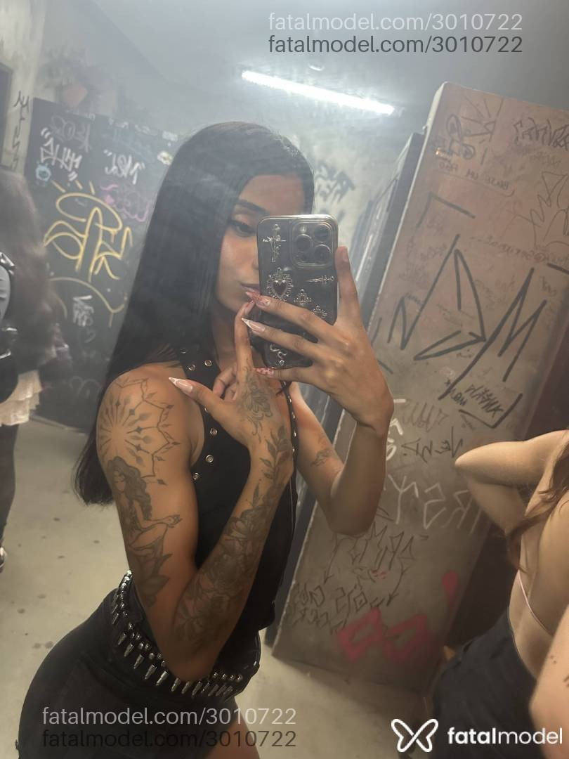 Acompanhante mulher trans morena (o) de olhos castanhos - Samy