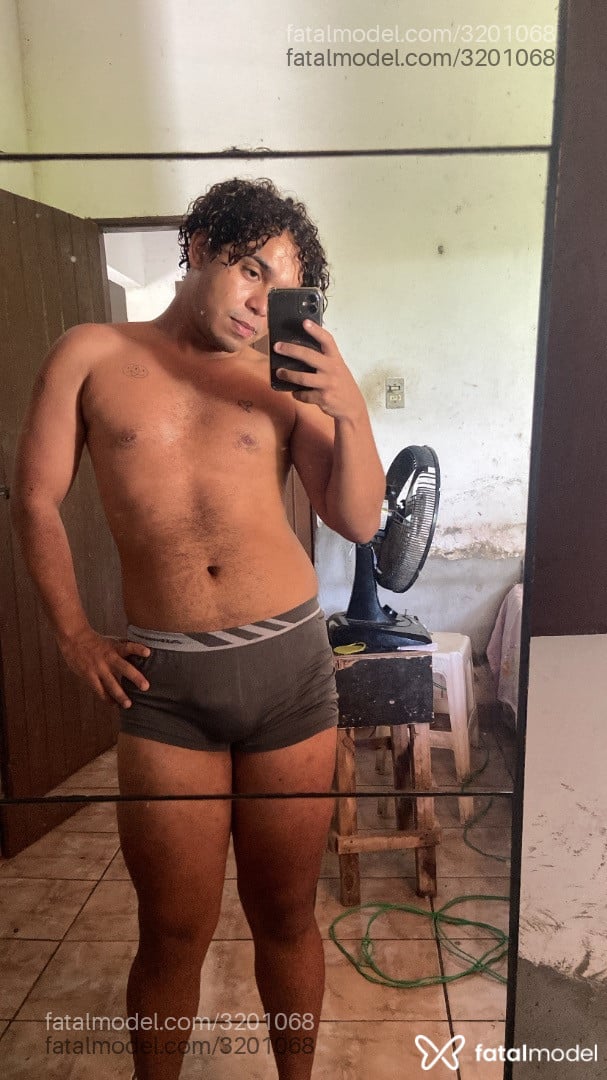 Acompanhante homem com cabelo castanho de olhos castanhos em Caucaia - Bernardo