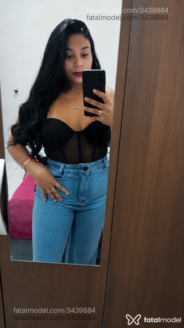 Acompanhante mulher morena (o) de olhos castanhos em Trindade - Mirella