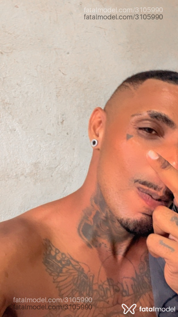 Acompanhante homem com cabelo colorido de olhos castanhos em Garuva - Chupoedougst