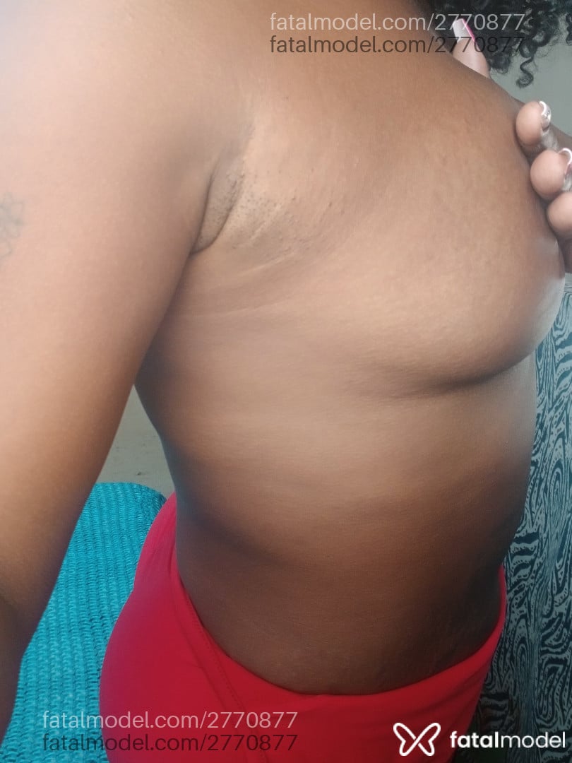 Acompanhante mulher com cabelo castanho de olhos mel em Iguaba Grande - Preta