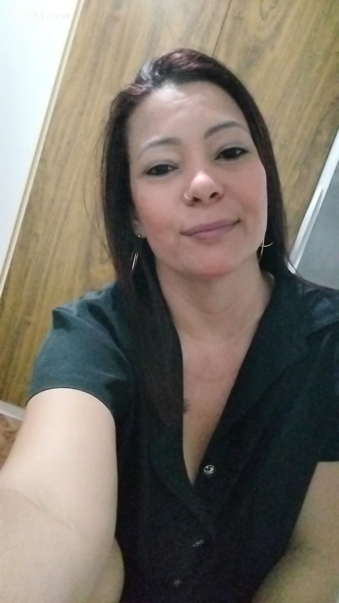 Acompanhante mulher com cabelo castanho de olhos castanhos - Anick