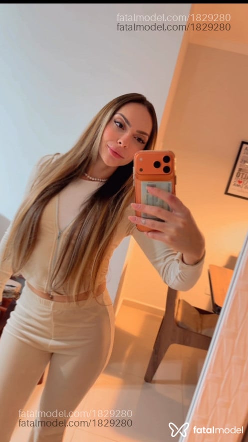 Acompanhante mulher loira (o) de olhos castanhos em Porto Alegre - Brenda